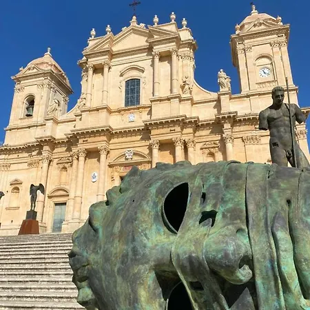 Neaiton Noto